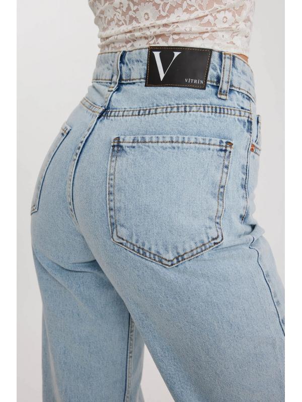 Straight Fit Wide Leg Jean